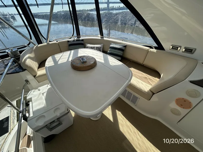 Slide: The Image of Meridian 441 flybridge port aft seating - 8598469