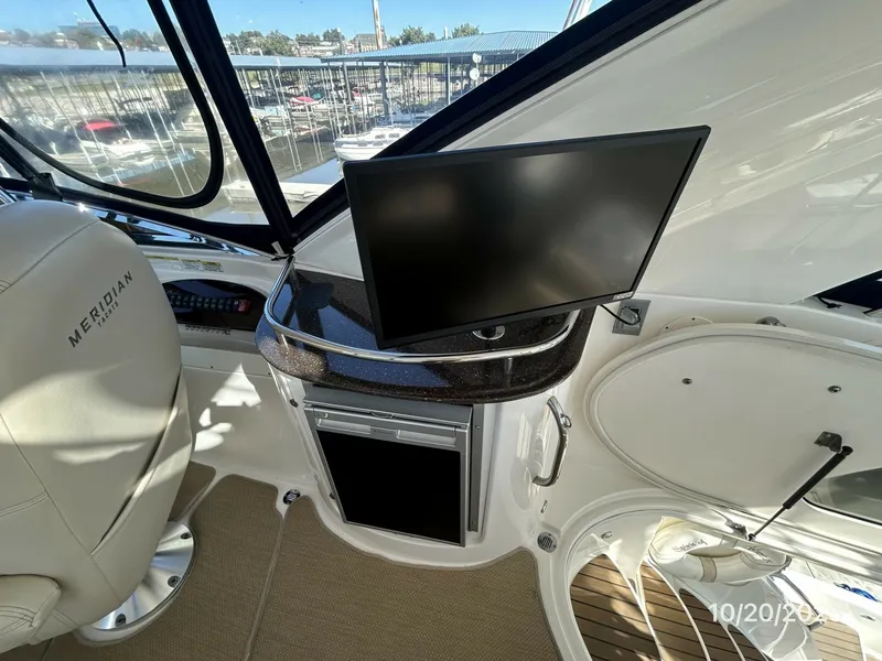 Slide: The Image of Meridian 441 flybridge TV-refrigerator - 8598474