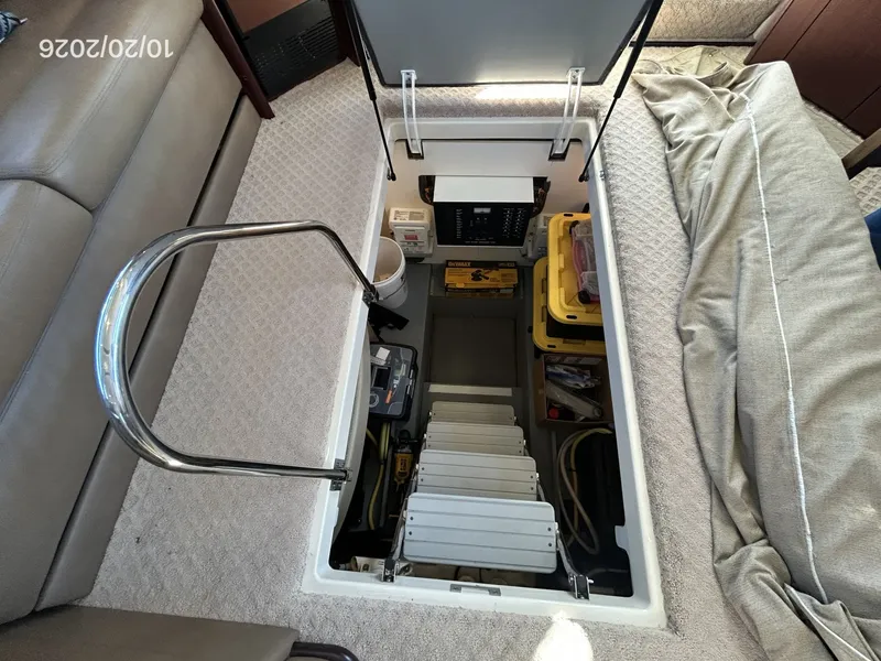 Slide: The Image of Meridian 441 utility room access - 8598453