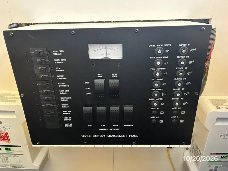 Slide: The Image of Meridian 441 electrical panel3 - 8598454