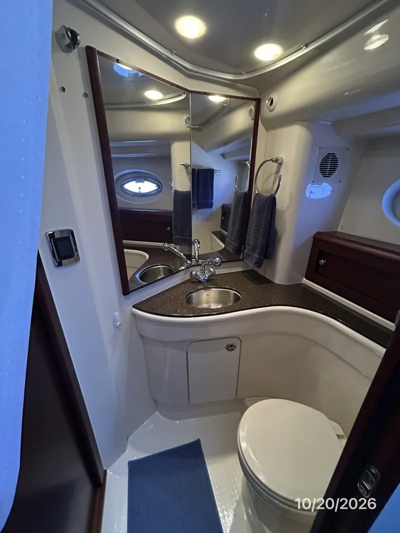 Slide: The Image of Meridian 441 guest stateroom head - 8598487