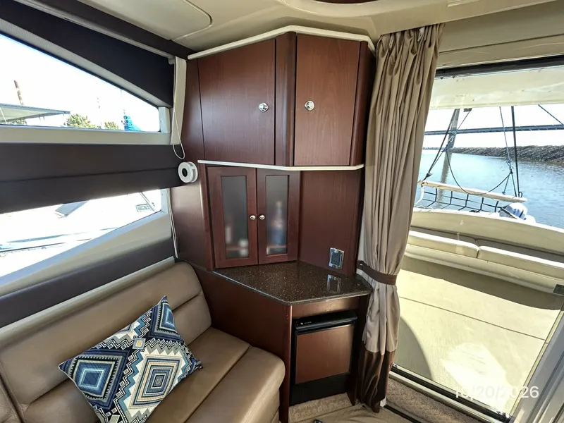 Slide: The Image of Meridian 441 salon starboard aft - 8598508