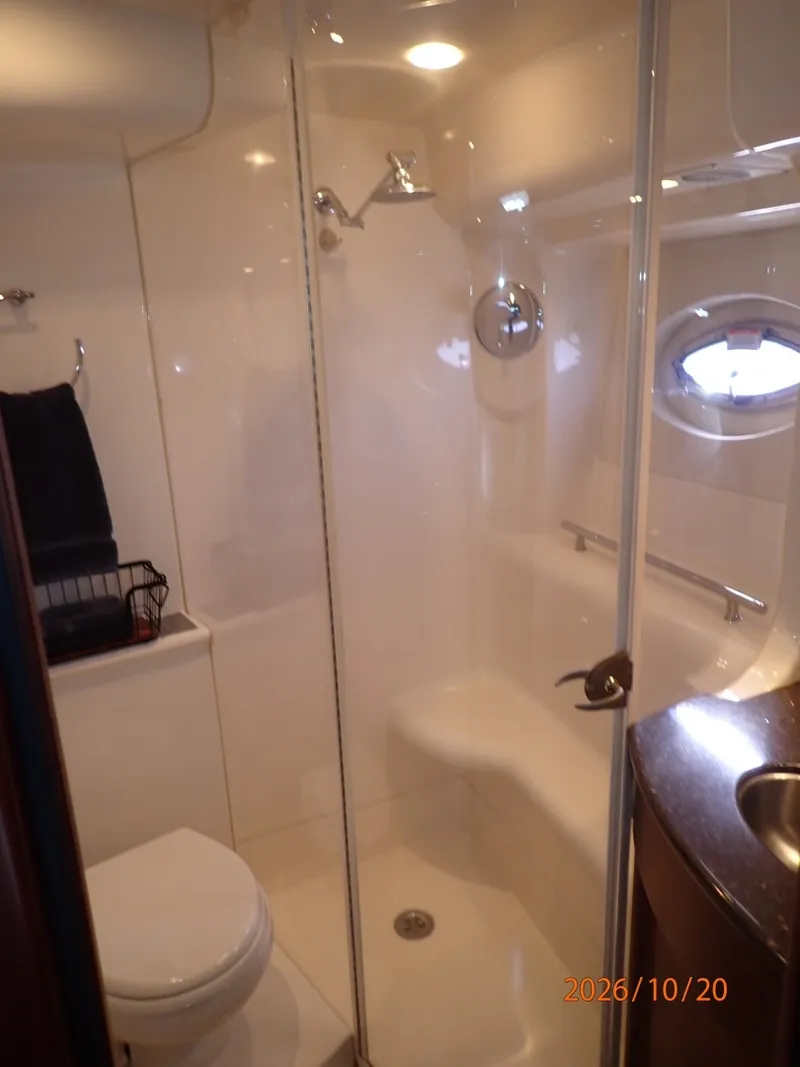 Slide: The Image of Meridian 441 master stateroom head-shower - 8598492