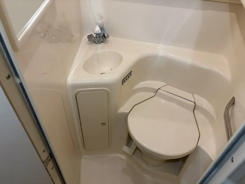 Slide: The Image of Sea Ray 410 Sundancer 2003 - 8510325