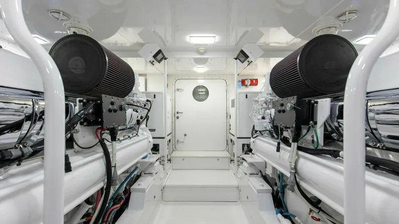 Slide: The Image of 56_2827464_2005_76_whiticar_enclosed_bridge_badonkadonk_engine_room_2 - 8521432