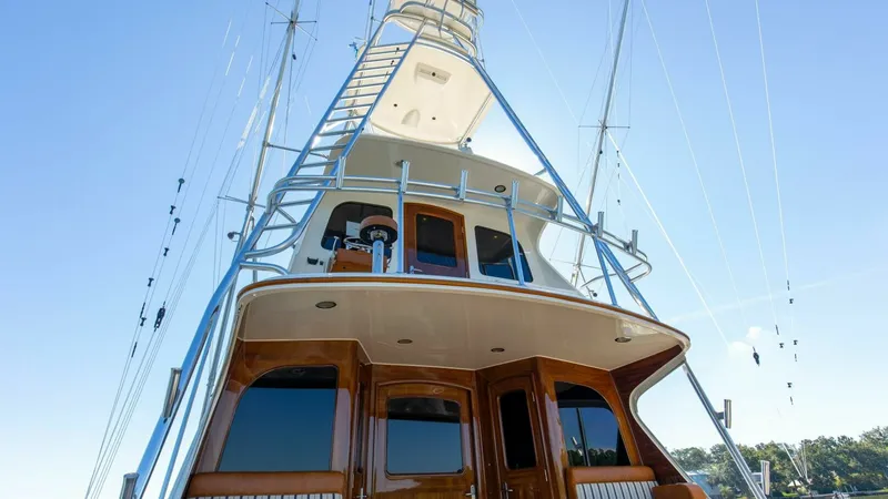 Slide: The Image of 34_2827464_2005_76_whiticar_enclosed_bridge_badonkadonk_deck_2 - 8521410