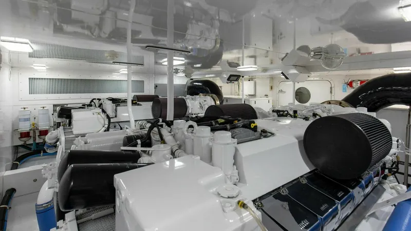 Slide: The Image of 64_2827464_2005_76_whiticar_enclosed_bridge_badonkadonk_engine_room_10 - 8521440