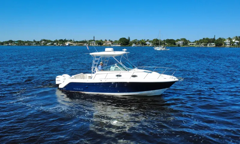 Slide: The Image of Robalo R305 2016 - 8551147