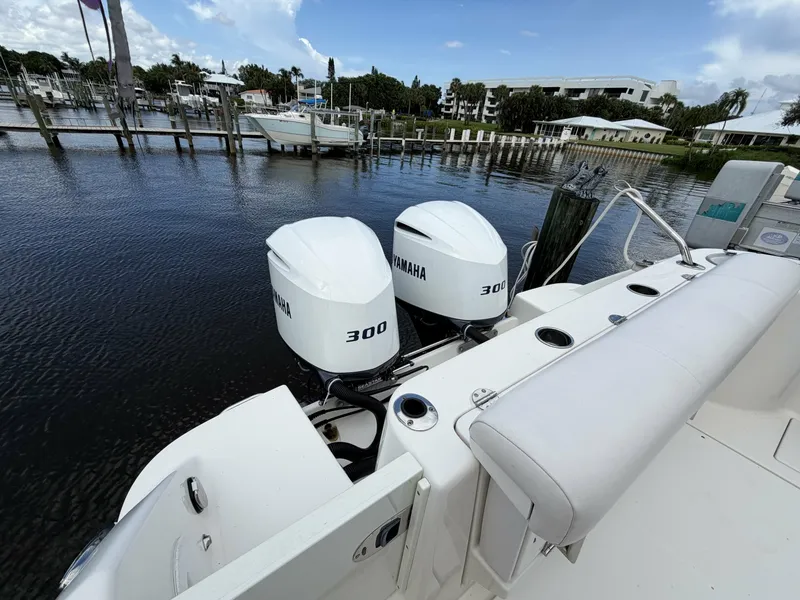 Slide: The Image of Robalo R305 2016 - 8551154