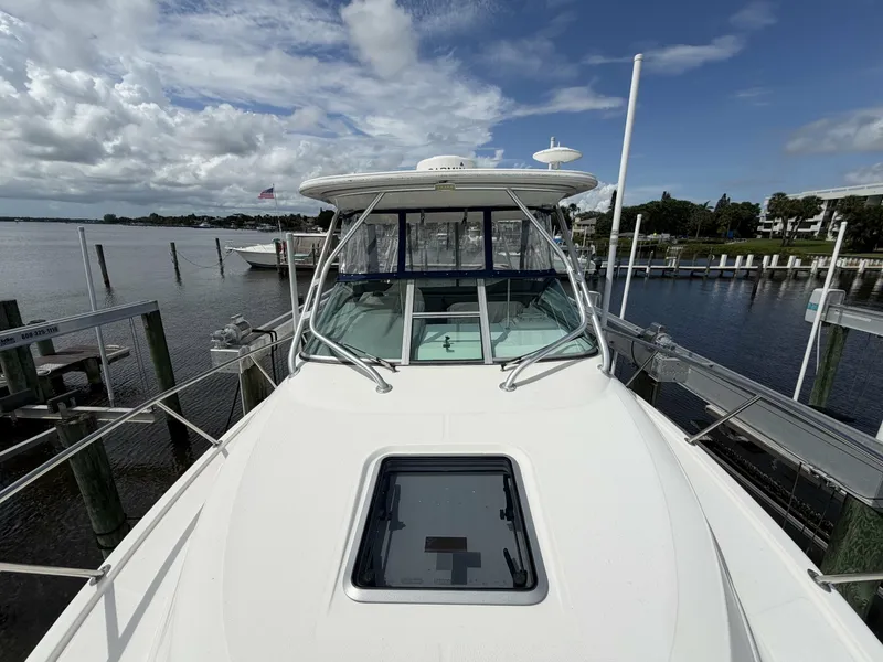 Slide: The Image of Robalo R305 2016 - 8551129