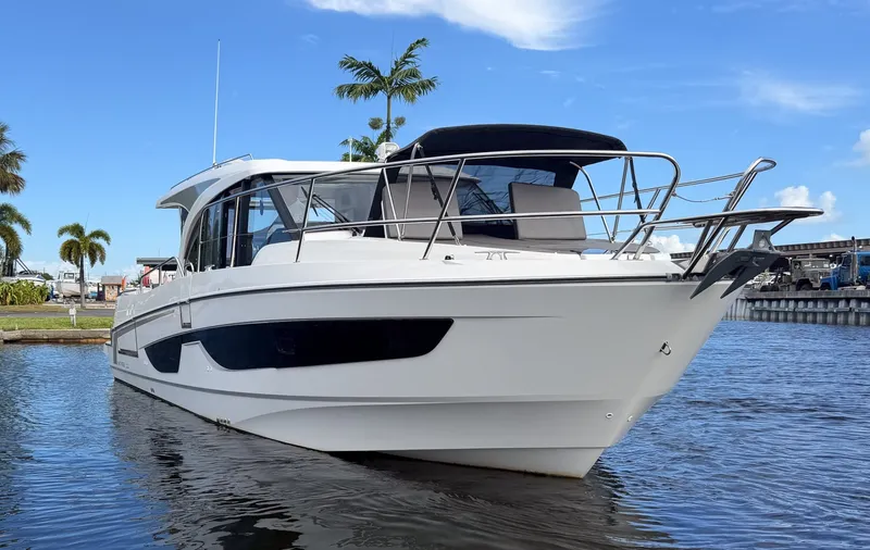Slide: The Image of Beneteau Antares 11 Coupe 2024 - 8595117