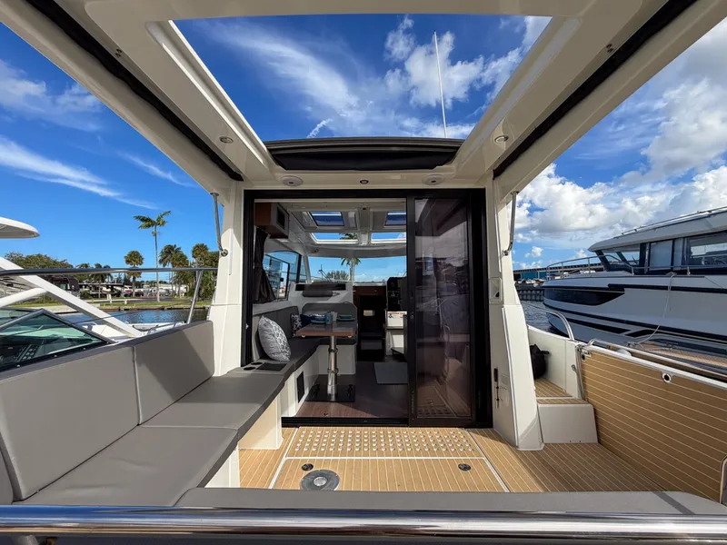 Slide: The Image of Beneteau Antares 11 Coupe 2024 - 8595161