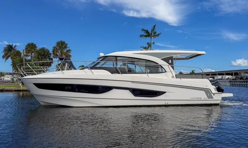 The Image of Beneteau Antares 11 Coupe 2024 - undefined