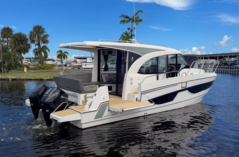 Slide: The Image of Beneteau Antares 11 Coupe 2024 - 8595124