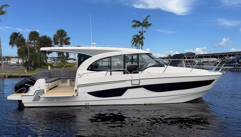 Slide: The Image of Beneteau Antares 11 Coupe 2024 - 8595122