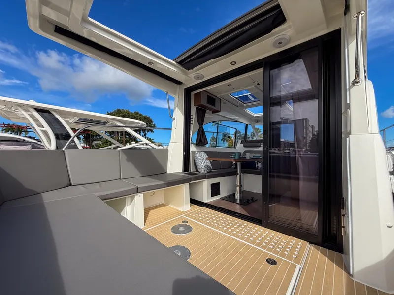 Slide: The Image of Beneteau Antares 11 Coupe 2024 - 8595162