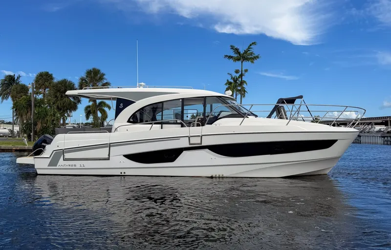 Slide: The Image of Beneteau Antares 11 Coupe 2024 - 8595119