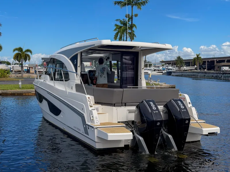 Slide: The Image of Beneteau Antares 11 Coupe 2024 - 8595128