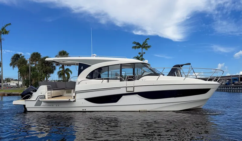 Slide: The Image of Beneteau Antares 11 Coupe 2024 - 8595121