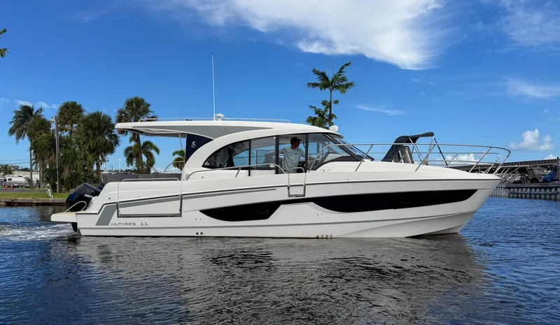 Slide: The Image of Beneteau Antares 11 Coupe 2024 - 8595120