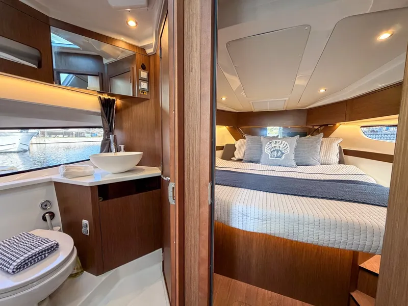 Slide: The Image of Beneteau Antares 11 Coupe 2024 - 8595141
