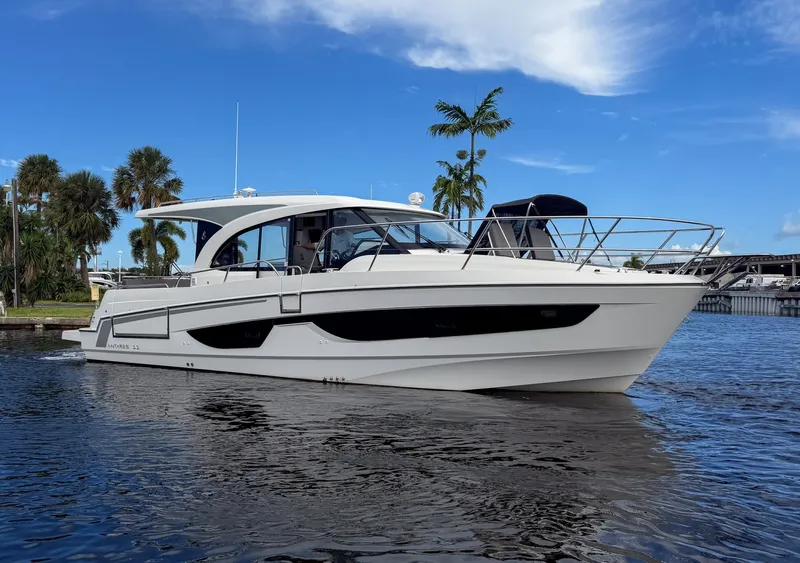 Slide: The Image of Beneteau Antares 11 Coupe 2024 - 8595118