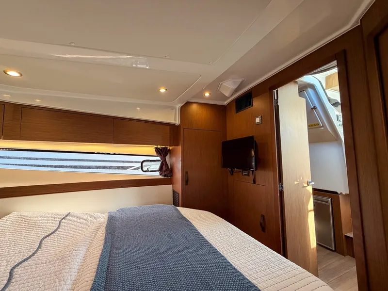 Slide: The Image of Beneteau Antares 11 Coupe 2024 - 8595137