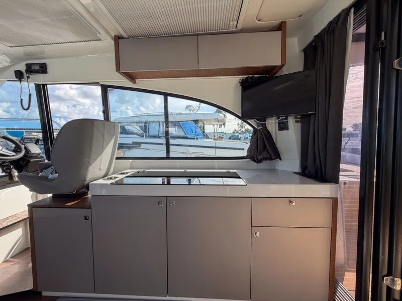 Slide: The Image of Beneteau Antares 11 Coupe 2024 - 8595152