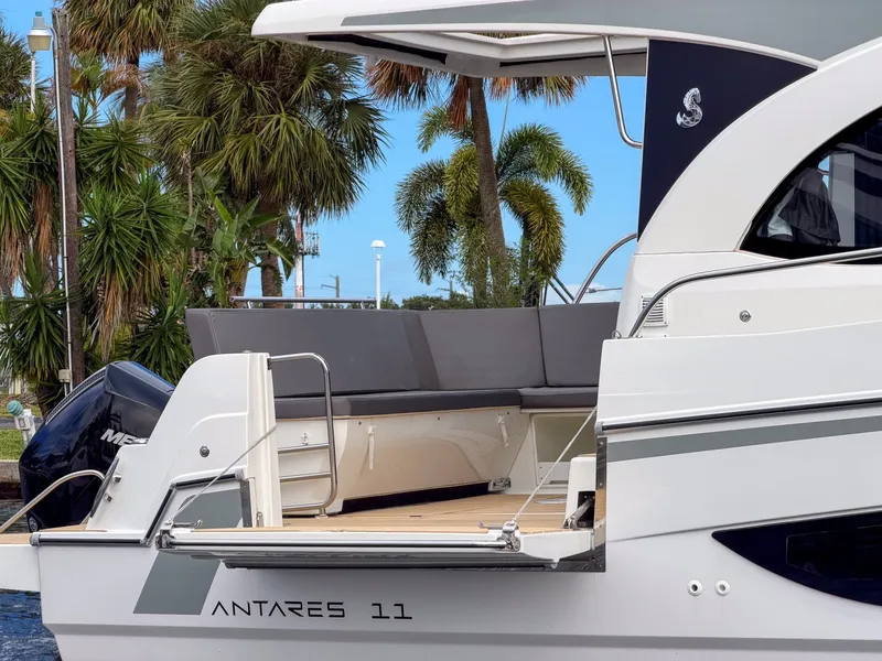 Slide: The Image of Beneteau Antares 11 Coupe 2024 - 8595111