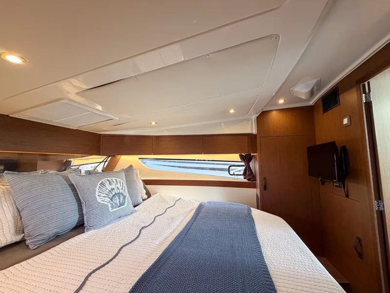 Slide: The Image of Beneteau Antares 11 Coupe 2024 - 8595138