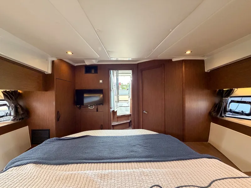 Slide: The Image of Beneteau Antares 11 Coupe 2024 - 8595147