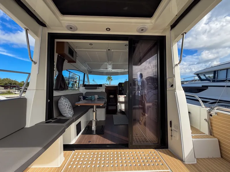 Slide: The Image of Beneteau Antares 11 Coupe 2024 - 8595159