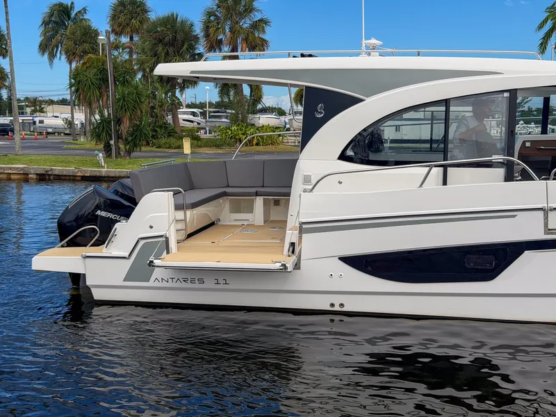 Slide: The Image of Beneteau Antares 11 Coupe 2024 - 8595112