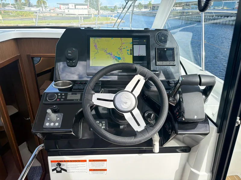 Slide: The Image of Beneteau Antares 11 Coupe 2024 - 8595133