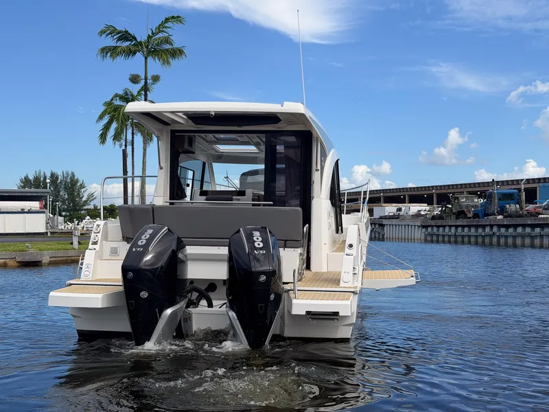 Slide: The Image of Beneteau Antares 11 Coupe 2024 - 8595125