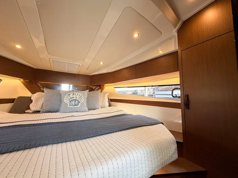 Slide: The Image of Beneteau Antares 11 Coupe 2024 - 8595136