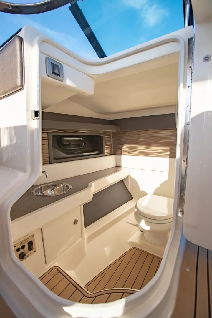 Slide: The Image of Sea Ray 310 SLX Outboard 2021 - 8598427