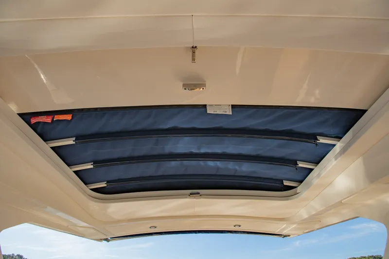 Slide: The Image of Sea Ray 310 SLX Outboard 2021 - 8598434