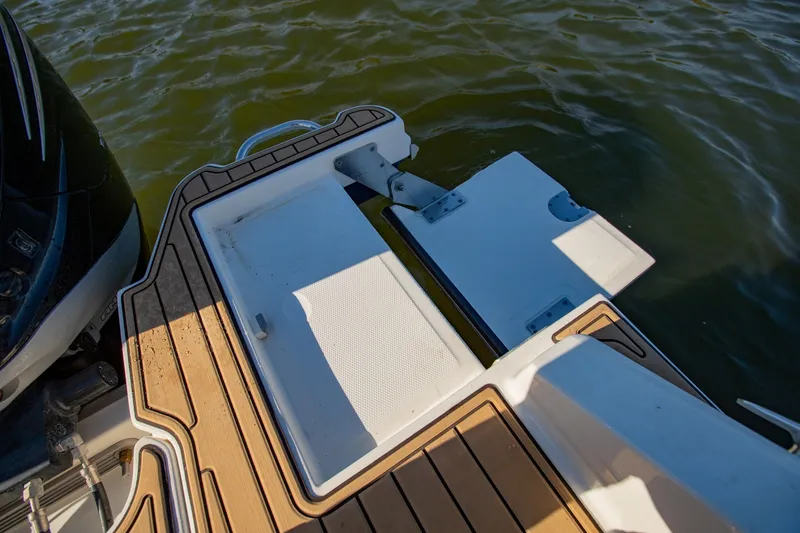 Slide: The Image of Sea Ray 310 SLX Outboard 2021 - 8598439
