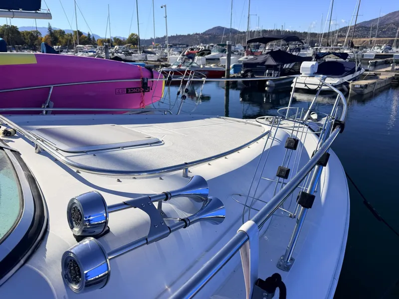 Slide: The Image of 1995 Larson Cabrio 280 - 8699999