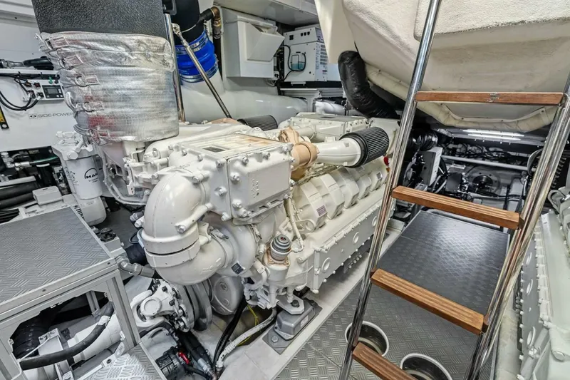 Slide: The Image of Ferretti 850 Motoryacht 2022 - 8603634