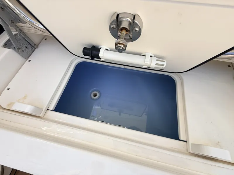 Slide: The Image of Boston Whaler 230 Vantage 2017 - 8603823