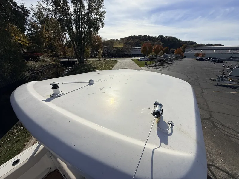 Slide: The Image of Boston Whaler 230 Vantage 2017 - 8603825