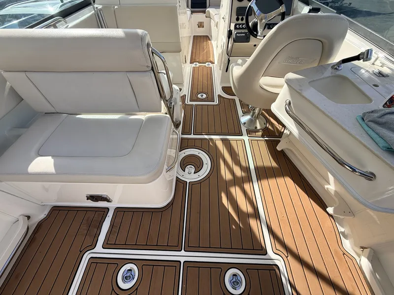 Slide: The Image of Boston Whaler 230 Vantage 2017 - 8603802