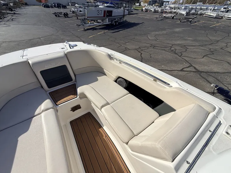 Slide: The Image of Boston Whaler 230 Vantage 2017 - 8603791