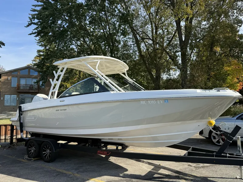 The Image of Boston Whaler 230 Vantage 2017 - 8603769
