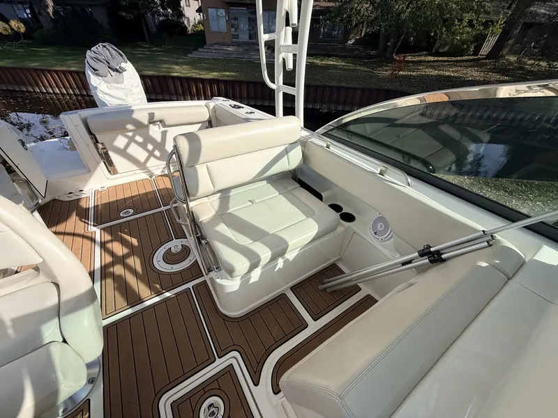 Slide: The Image of Boston Whaler 230 Vantage 2017 - 8603800