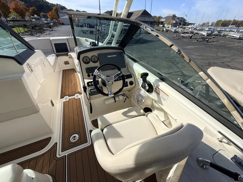 Slide: The Image of Boston Whaler 230 Vantage 2017 - 8603803