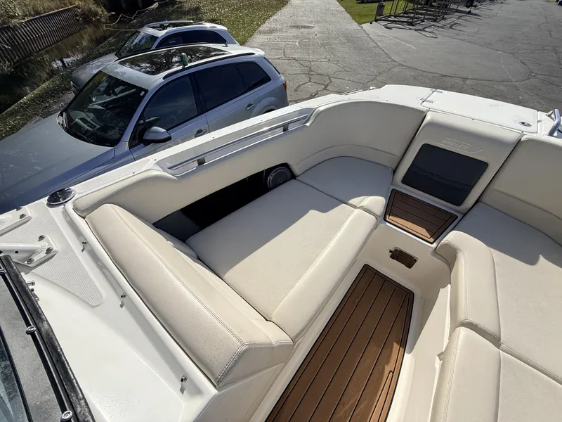 Slide: The Image of Boston Whaler 230 Vantage 2017 - 8603792