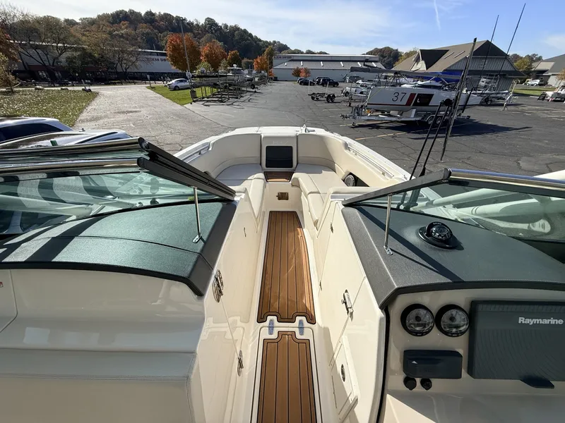 Slide: The Image of Boston Whaler 230 Vantage 2017 - 8603790
